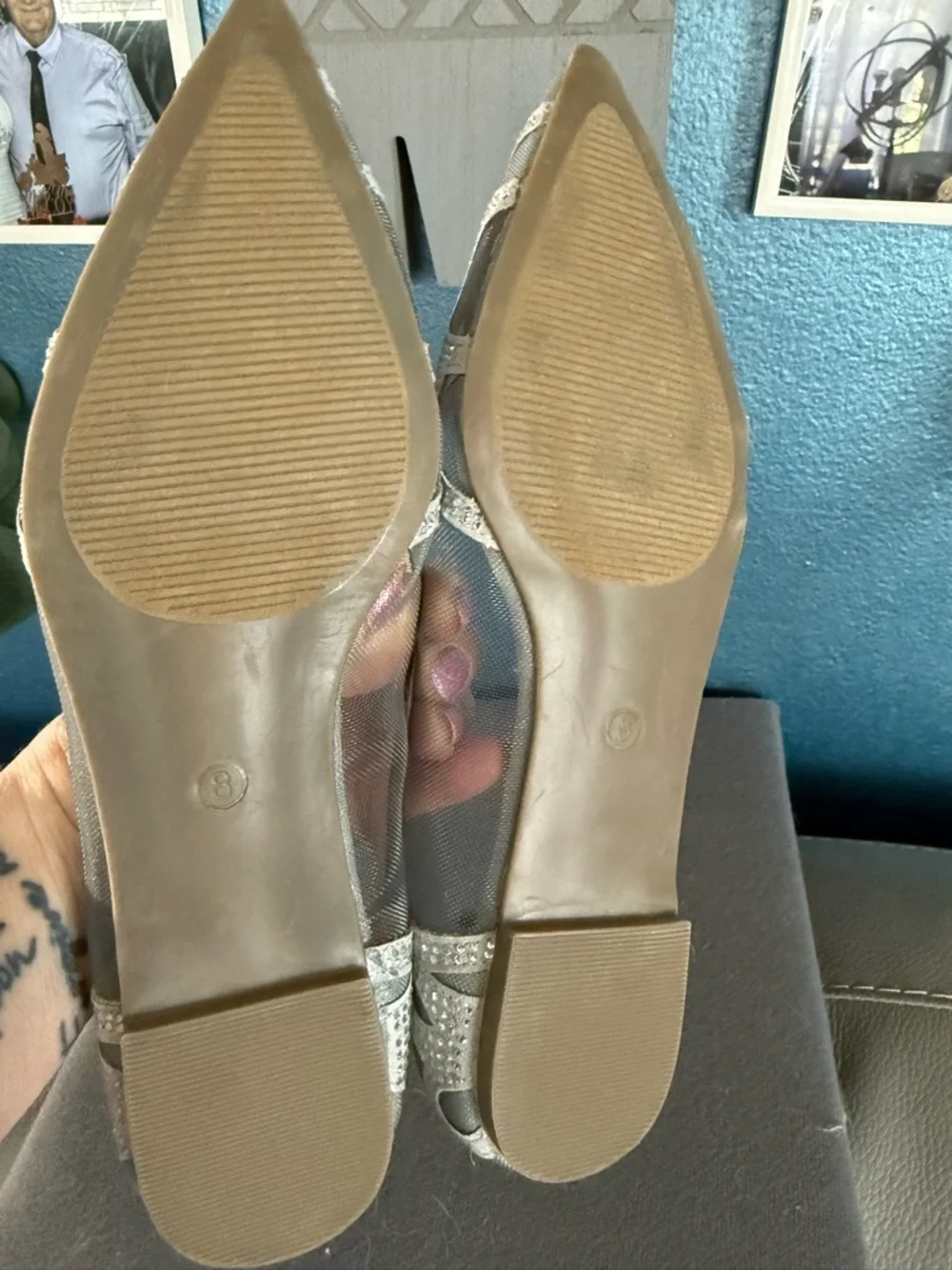 Women's Silver Pointed-Toe Mesh Flats. Size 8 - Picture 3 of 7